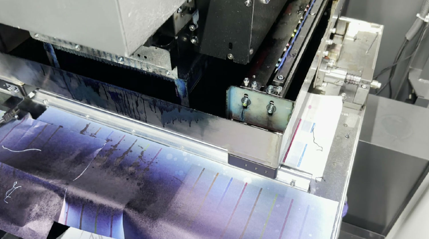 爲什(shi)麽數碼印花(hua)機廢墨會增(zeng)多?