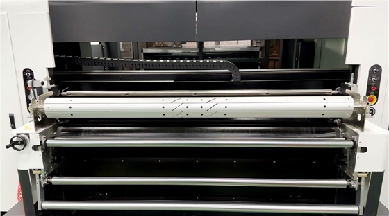 數碼(ma)印花機防高(gāo)溫的保養技(jì)巧